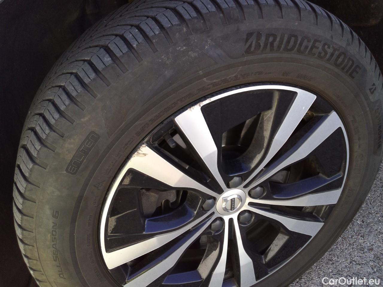  Volvo  XC60 VOLVO  / 2017 / 5P / todoterreno 2.0 B5 D AWD Momentum Pro Auto #14