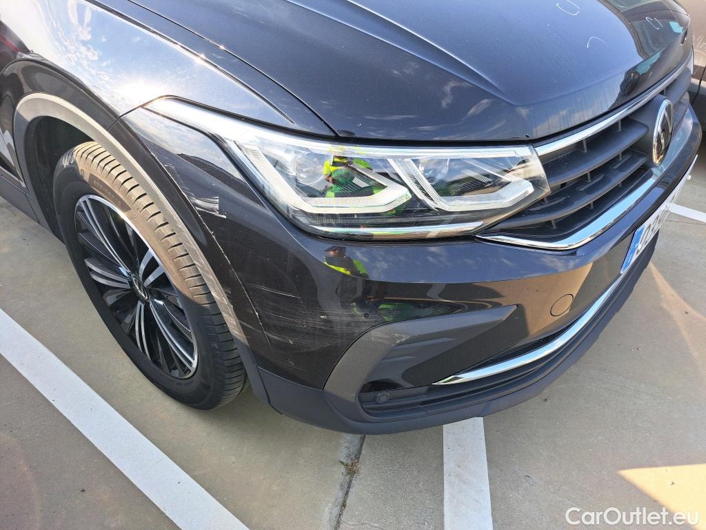  Volkswagen  Tiguan  Life 2.0 TDI 150CV AT7 E6d #29