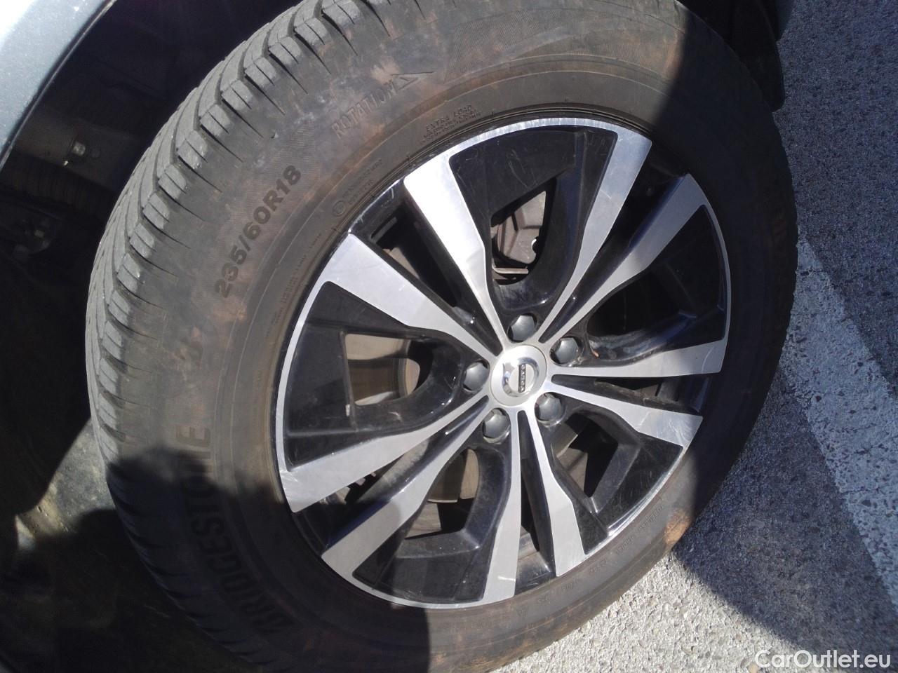  Volvo  XC60 VOLVO  / 2017 / 5P / todoterreno 2.0 B5 D AWD Momentum Pro Auto #35