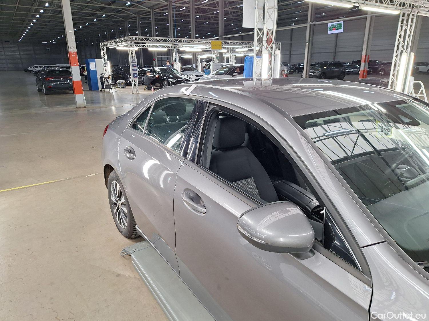  Mercedes  A-Klasse Mercedes, A-Class Berline '18, Mercedes-Benz  Limousine A 180d Business S #2