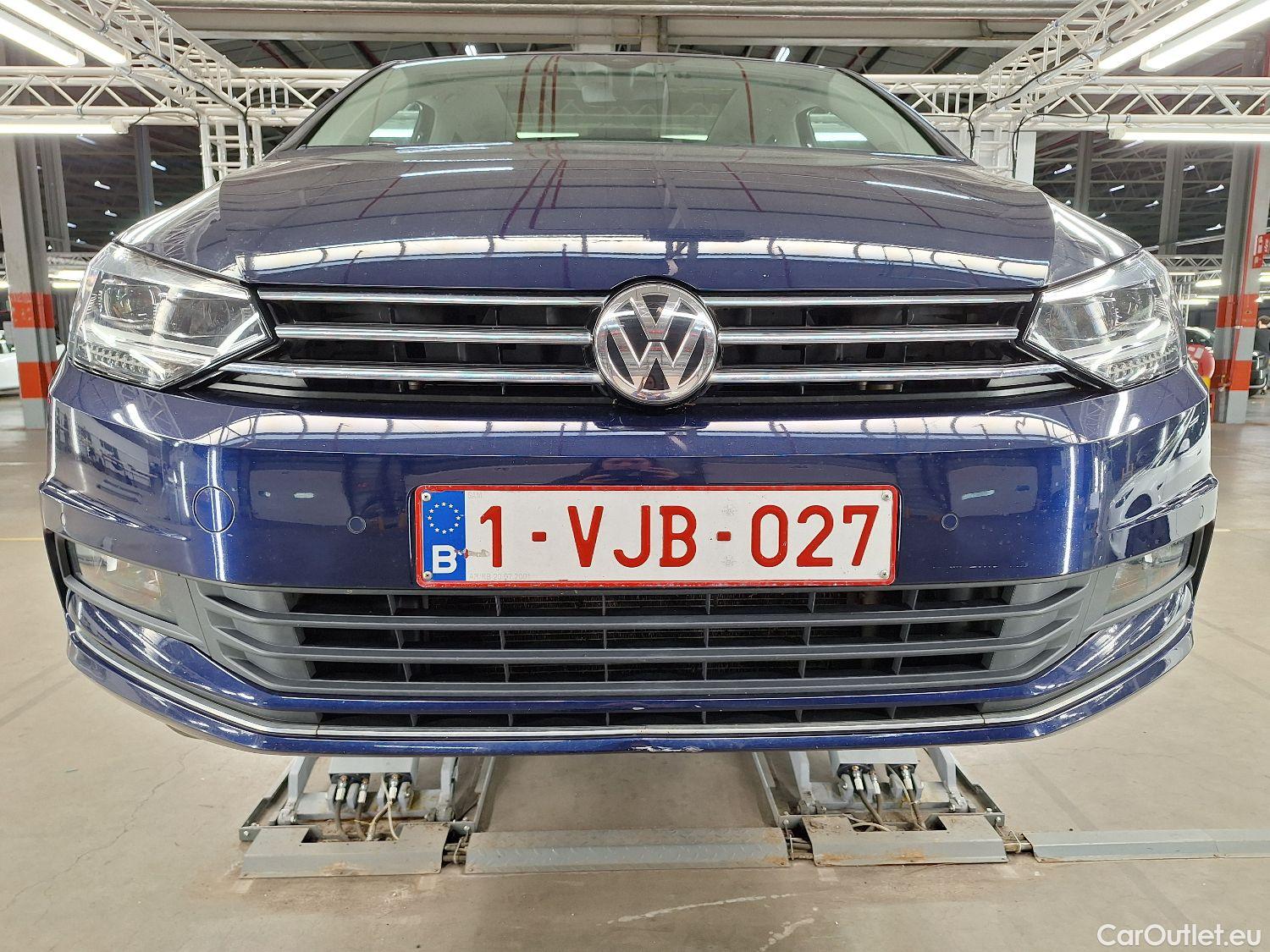 Volkswagen  Touran VW,  '15, Volkswagen  1.6 TDi Highline 5d #51