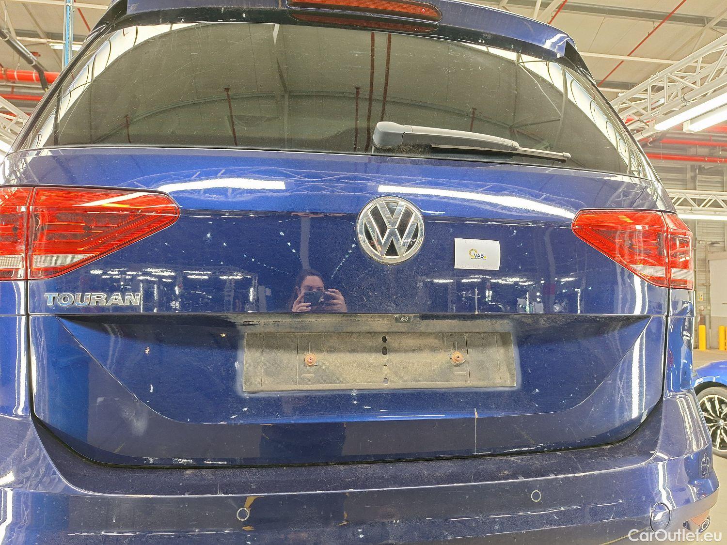  Volkswagen  Touran VW,  '15, Volkswagen  1.6 TDi Highline 5d #25