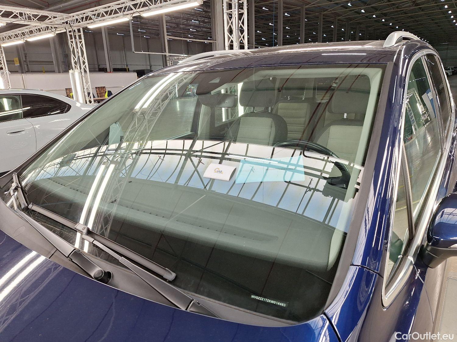  Volkswagen  Touran VW,  '15, Volkswagen  1.6 TDi Highline 5d #89
