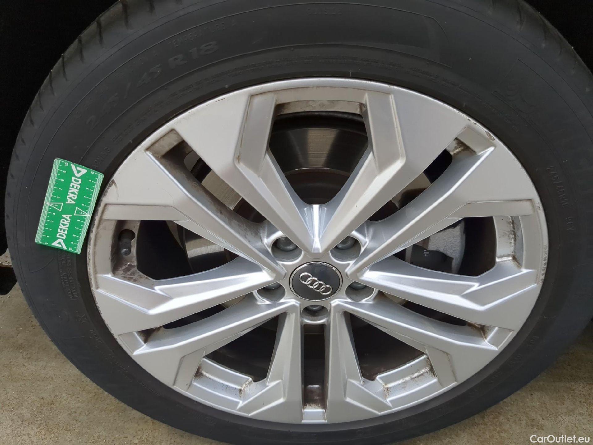  Audi  A4 Allroad AUDI  quattro / 2019 / 5P / Break 45 TFSI 245 Quattro S Tronic Avus #9