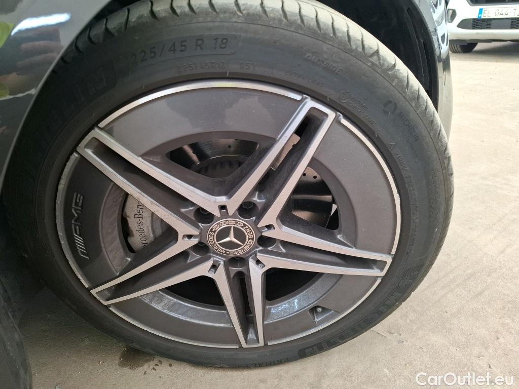  Mercedes  C-Klasse MERCEDES-BENZ Classe C Berline / 2021 / 4P / Berline C 200 d AMG Line #42