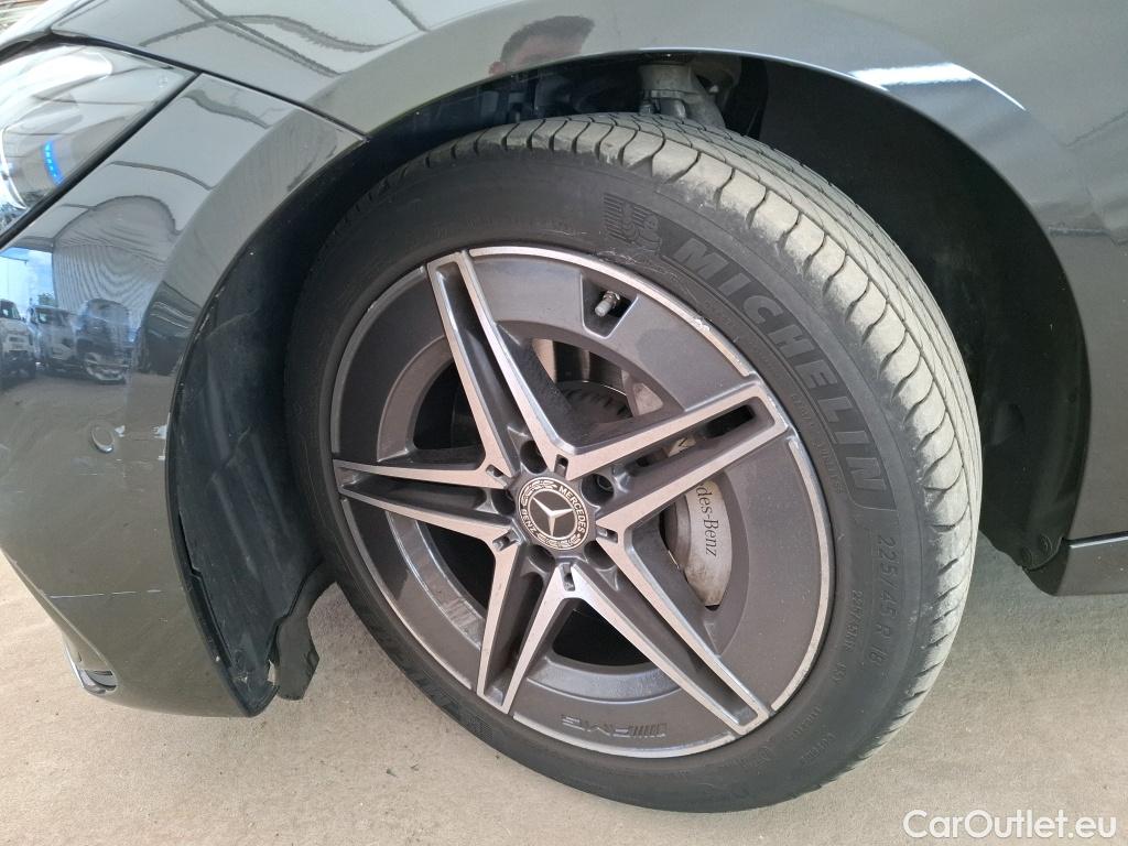  Mercedes  C-Klasse MERCEDES-BENZ Classe C Berline / 2021 / 4P / Berline C 200 d AMG Line #27