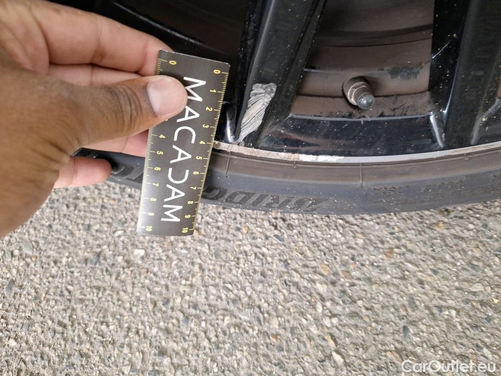  Mercedes  GLB MERCEDES-BENZ  / 2019 / 5P / SUV  220 d AMG Line 4Matic #38