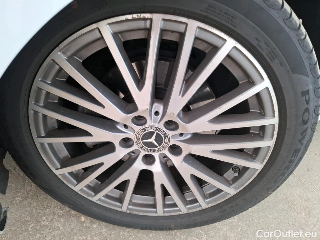  Mercedes  CLA-Klasse MERCEDES-BENZ CLA Coupe / 2019 / 4P / Coupé CLA 200 d Business Line BA8 #4