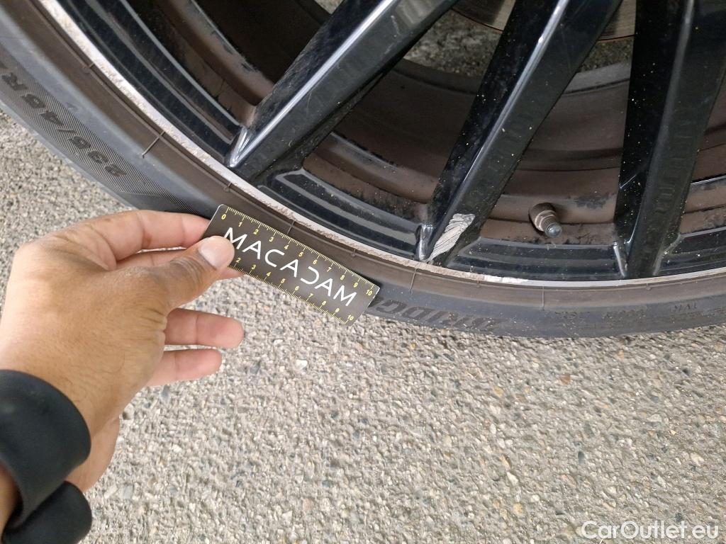  Mercedes  GLB MERCEDES-BENZ  / 2019 / 5P / SUV  220 d AMG Line 4Matic #37