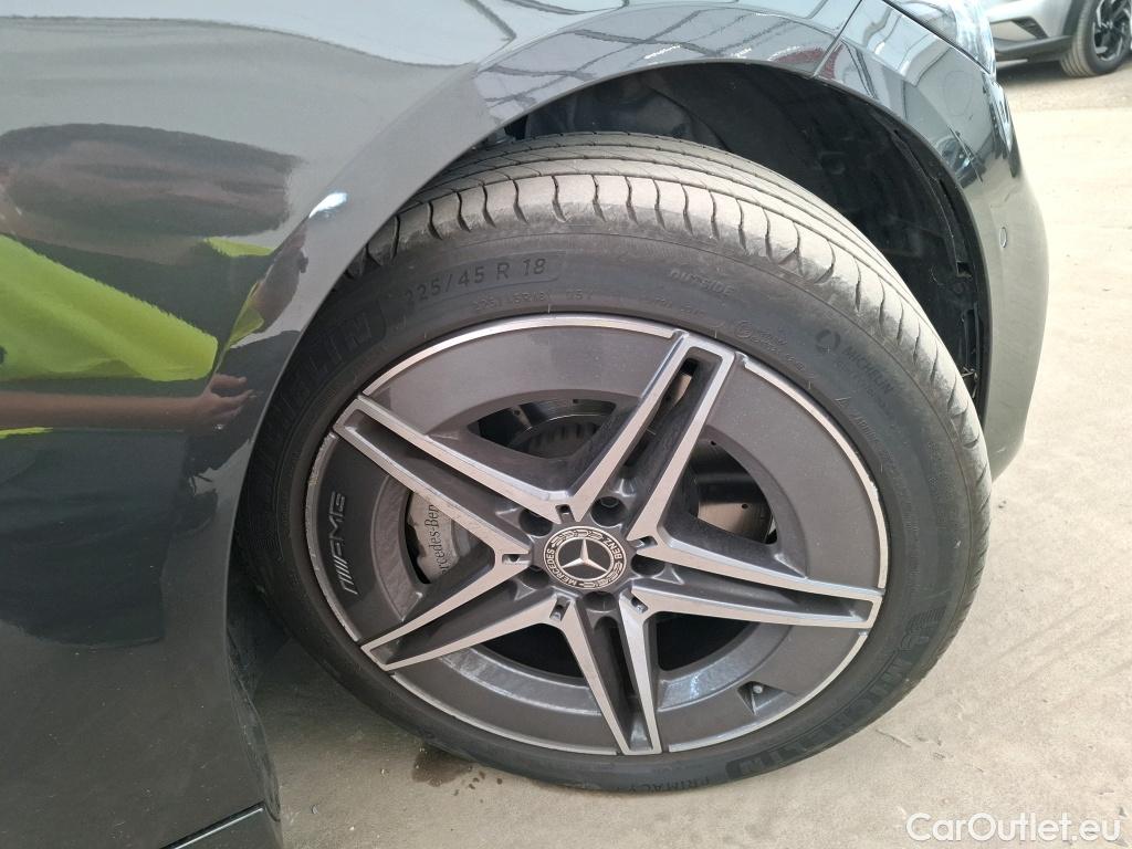  Mercedes  C-Klasse MERCEDES-BENZ Classe C Berline / 2021 / 4P / Berline C 200 d AMG Line #41
