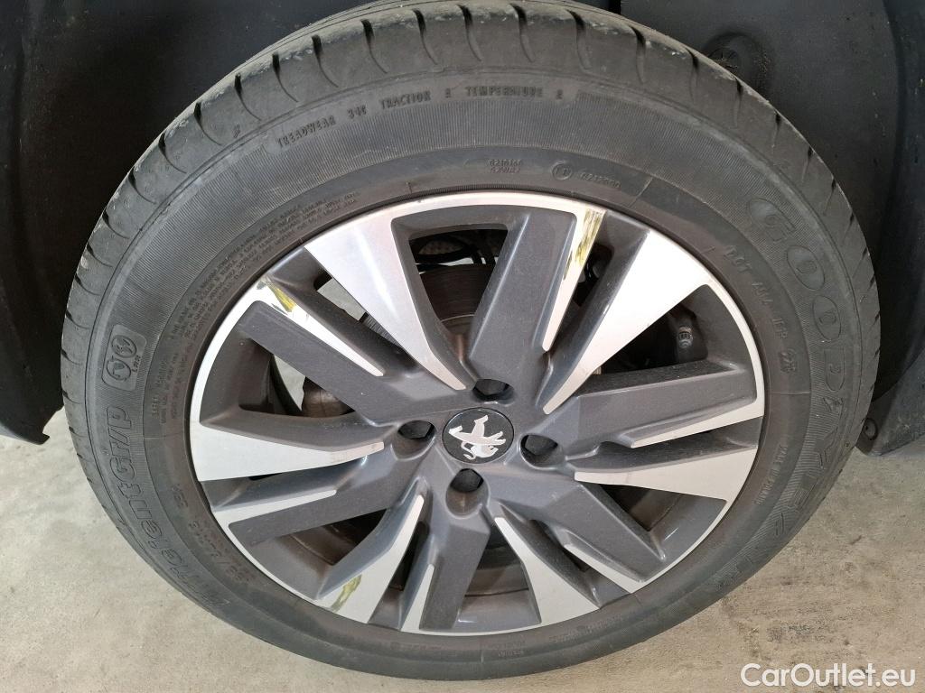  Peugeot  2008  Allure Business 1.2 PureTech 110CV BVM5 E6 #24