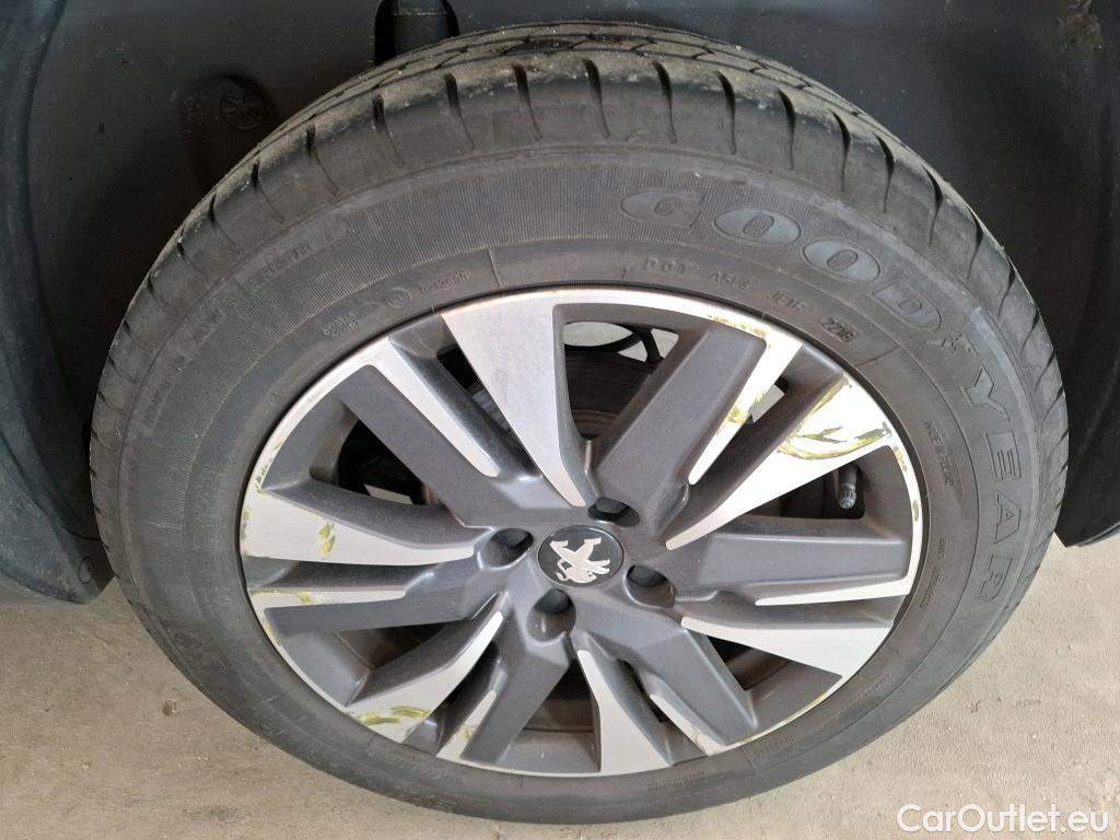  Peugeot  2008  Allure Business 1.2 PureTech 110CV BVM5 E6 #15