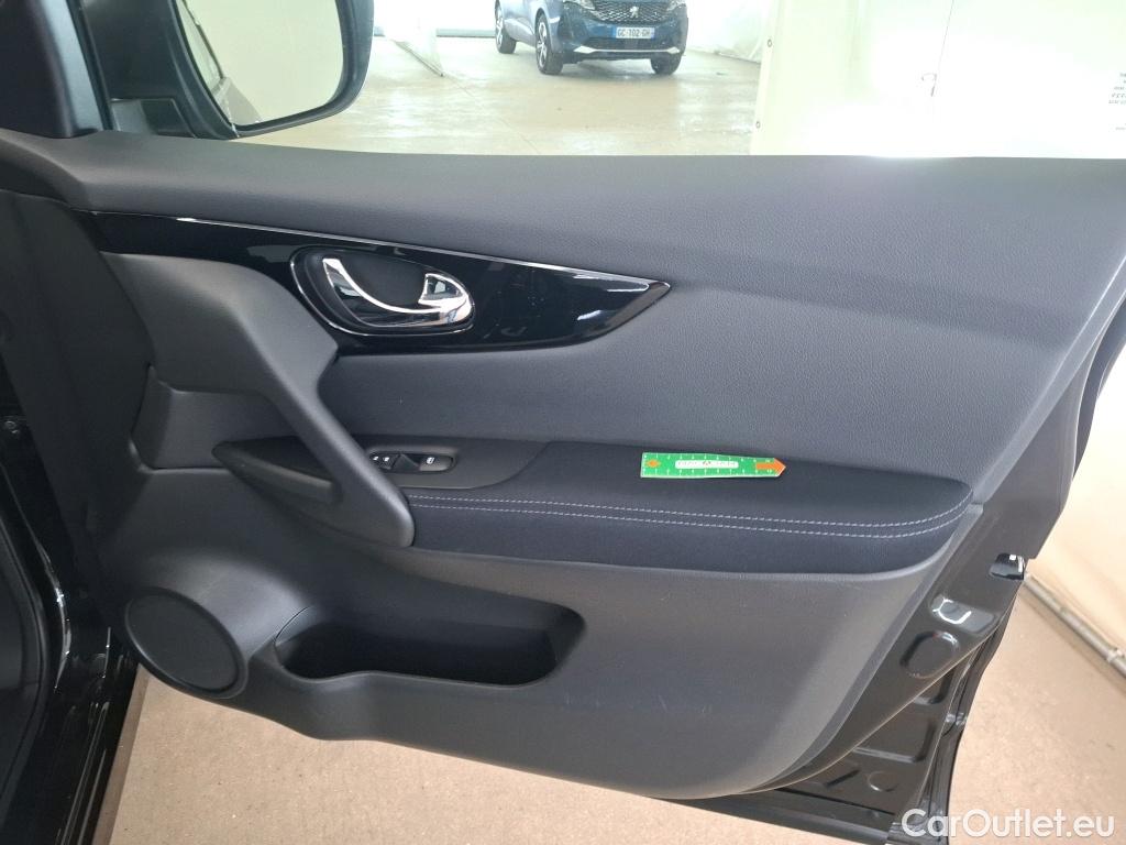  Nissan  Qashqai NISSAN  / 2017 / 5P / Crossover 1.3 DIG-T 140 N-Connecta #11