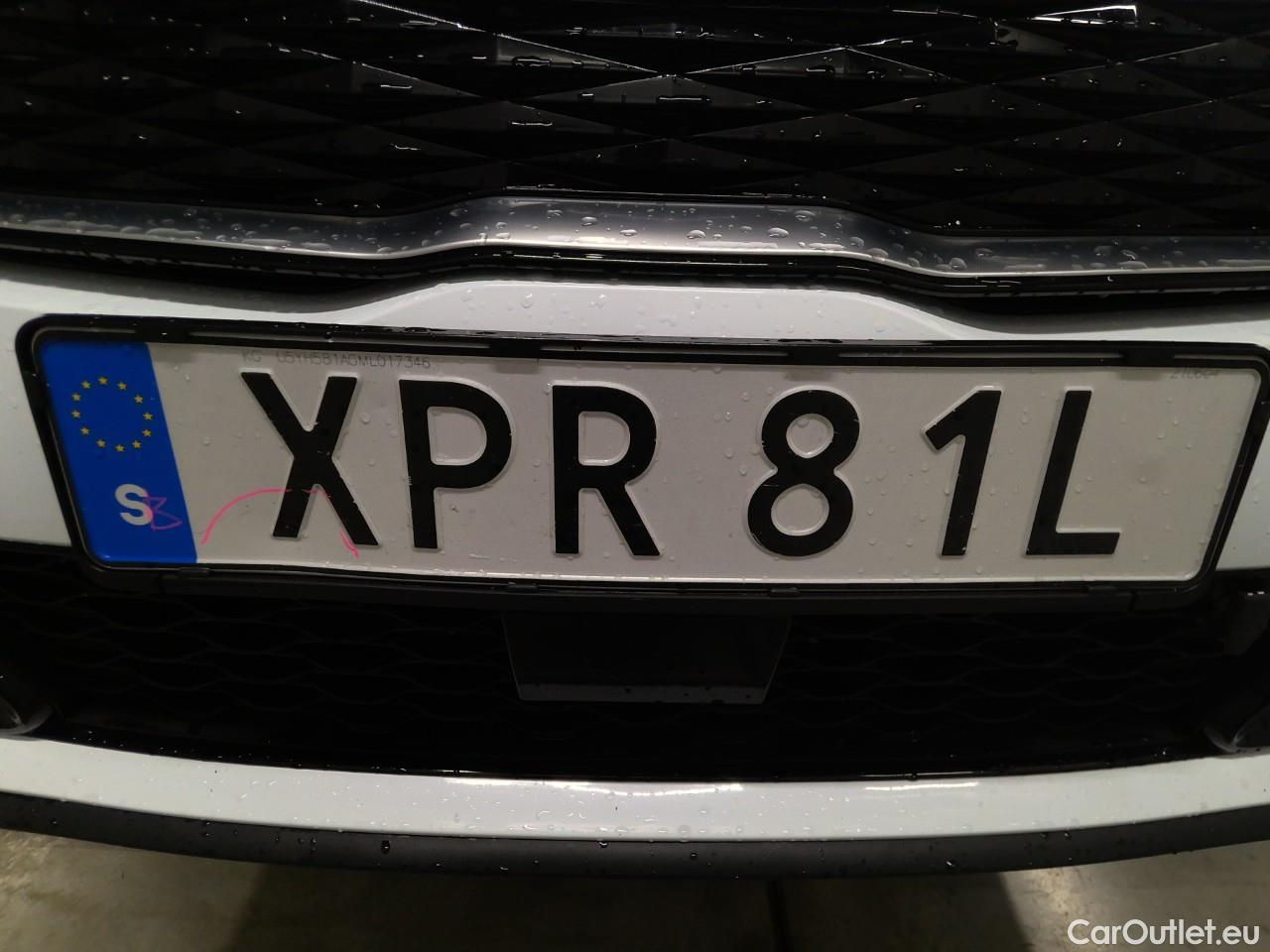  KIA  Cee'd ceed SW 1.6PHEV Advance 5d #9