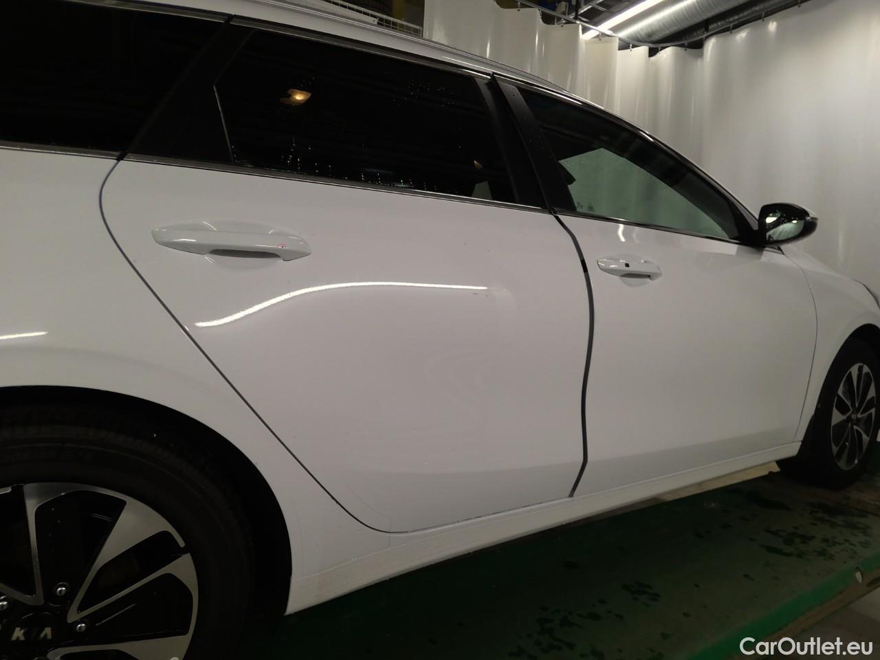  KIA  Cee'd ceed SW 1.6PHEV Advance 5d #5
