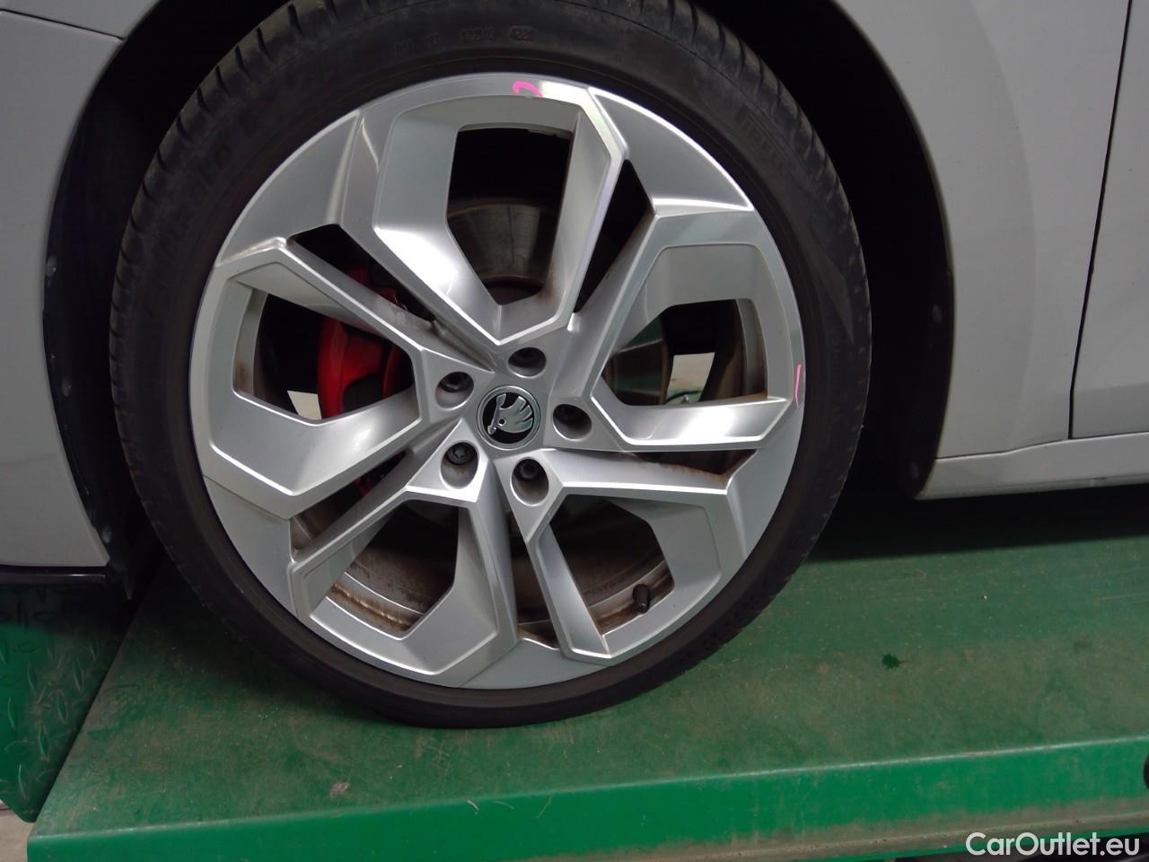  Skoda  Octavia  TDI 200 RS 4x4 Aut #9