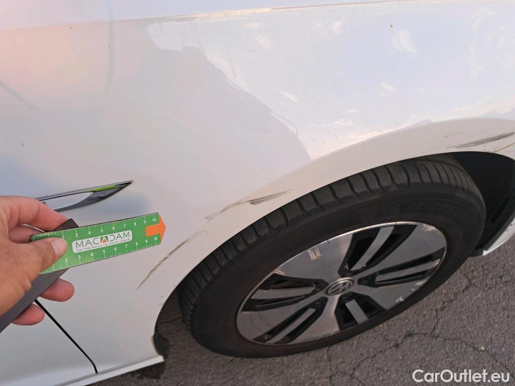  Volkswagen  Golf  VII Berlina e-35kWh #16