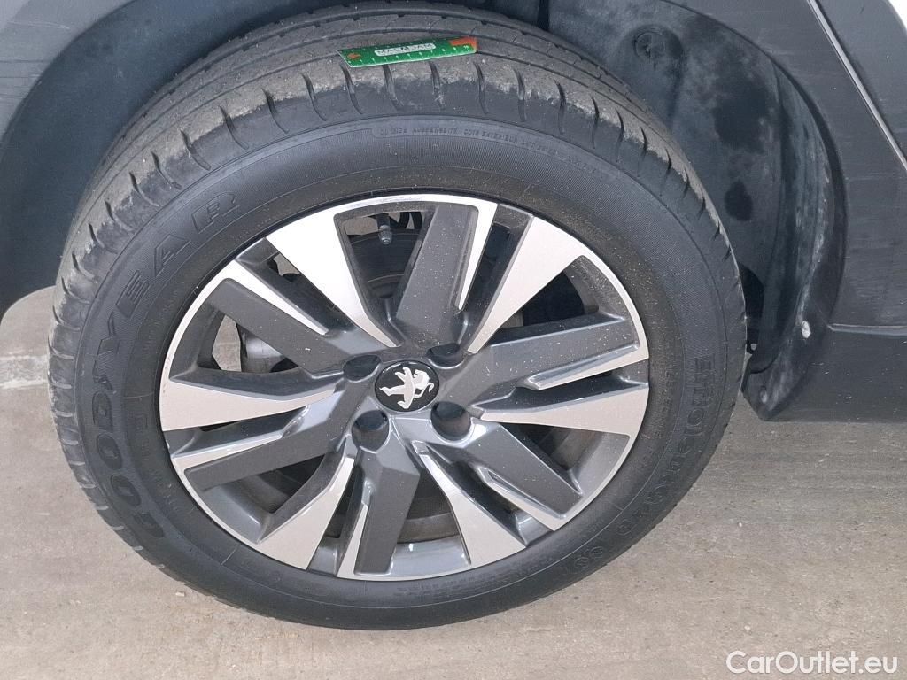  Peugeot  2008  Allure Business 1.2 PureTech 130CV BVM6 E6dT #24