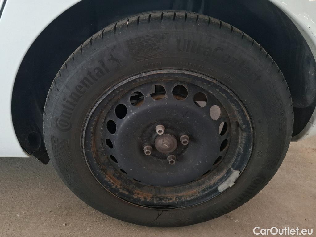  Renault  Clio  IV Air MediaNav 1.5 dCi 75CV BVM5 E6 #32
