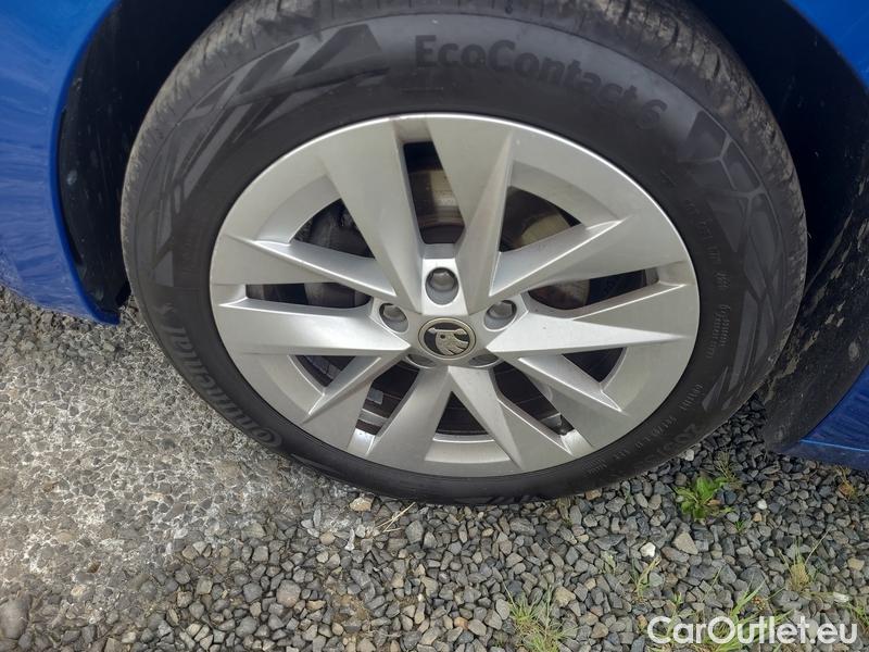  Skoda  Octavia  Combi (NX3)(2020) Oct.Combi 1.5TSI 110 Style #12
