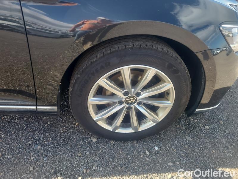  Volkswagen  Passat  Variant (CB5) (2019) Pas.Var.2.0TDI 110 Elegance AT #8