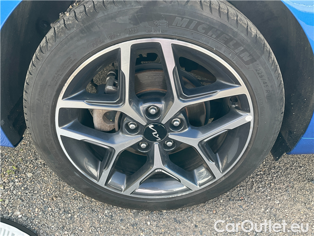  KIA  Cee'd Ceed SW 1.5 T-GDI 118 Top #10