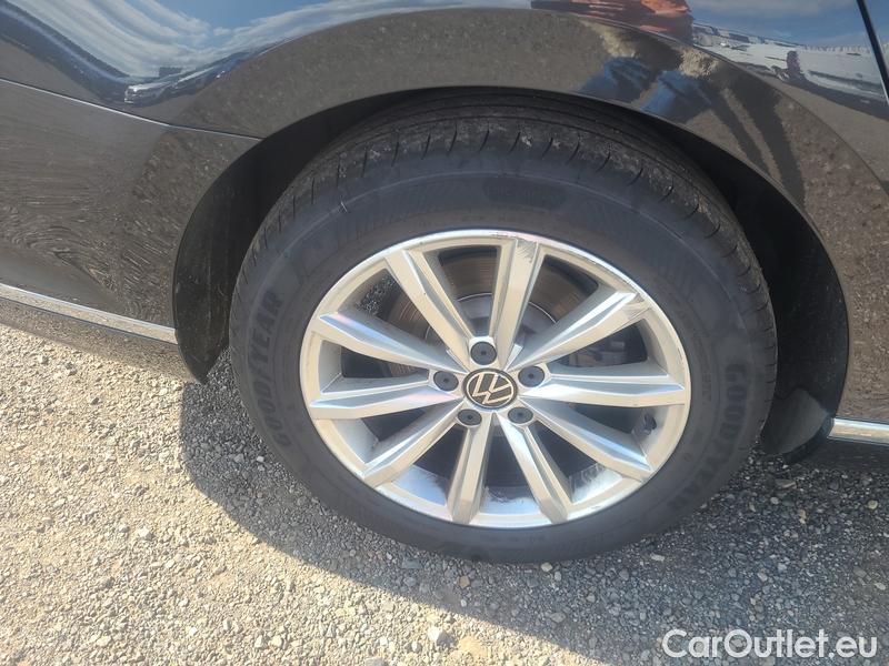  Volkswagen  Passat  Variant (CB5) (2019) Pas.Var.2.0TDI 110 Elegance AT #9