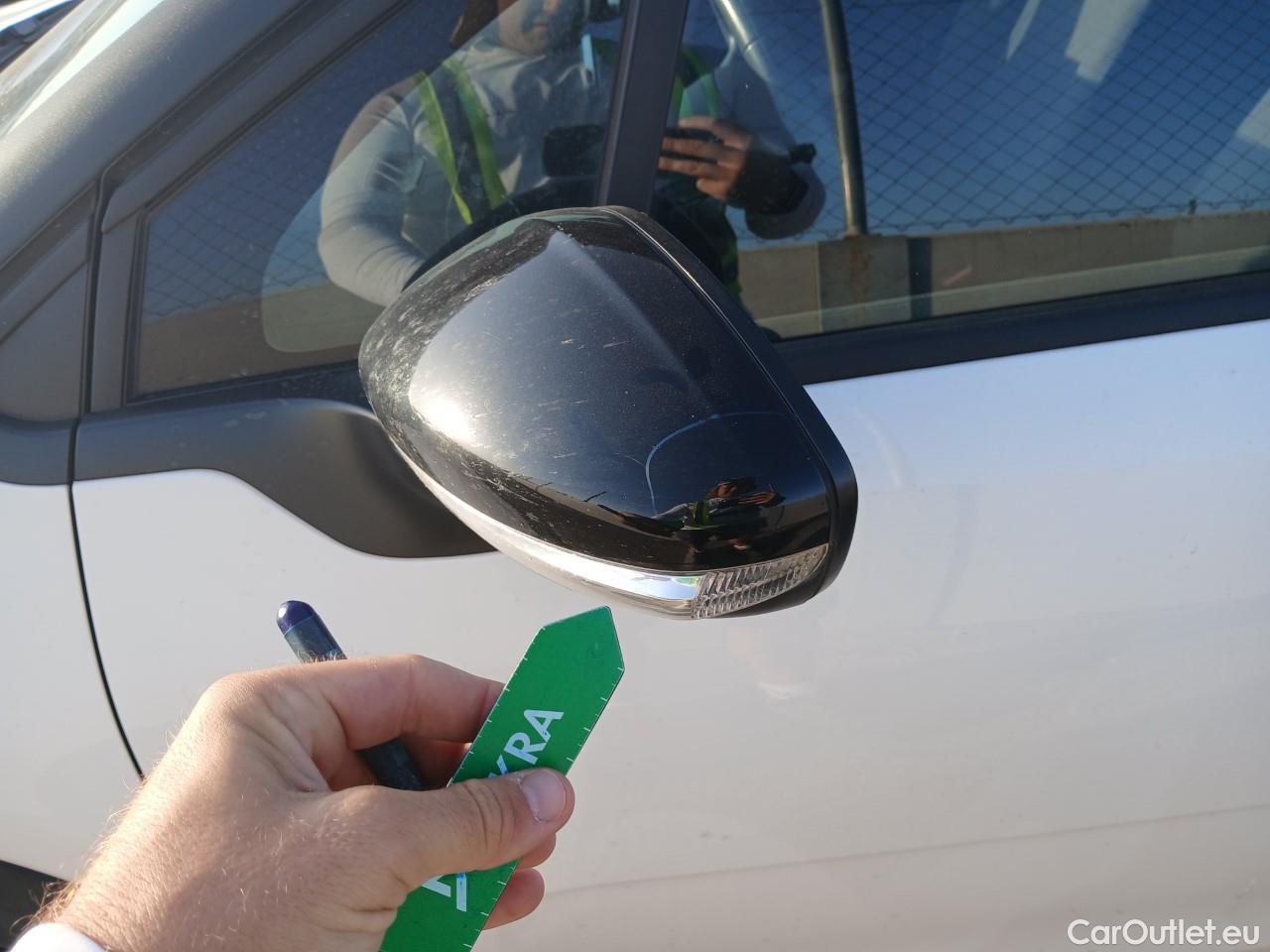  Citroen  C3  Live Pack 1.5 BlueHDi 100CV MT6 E6d #13