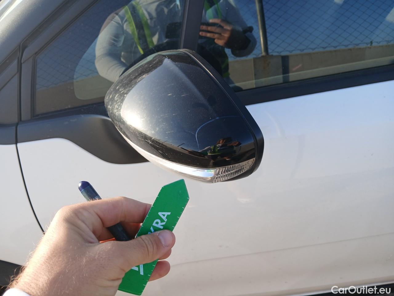  Citroen  C3  Live Pack 1.5 BlueHDi 100CV MT6 E6d #14