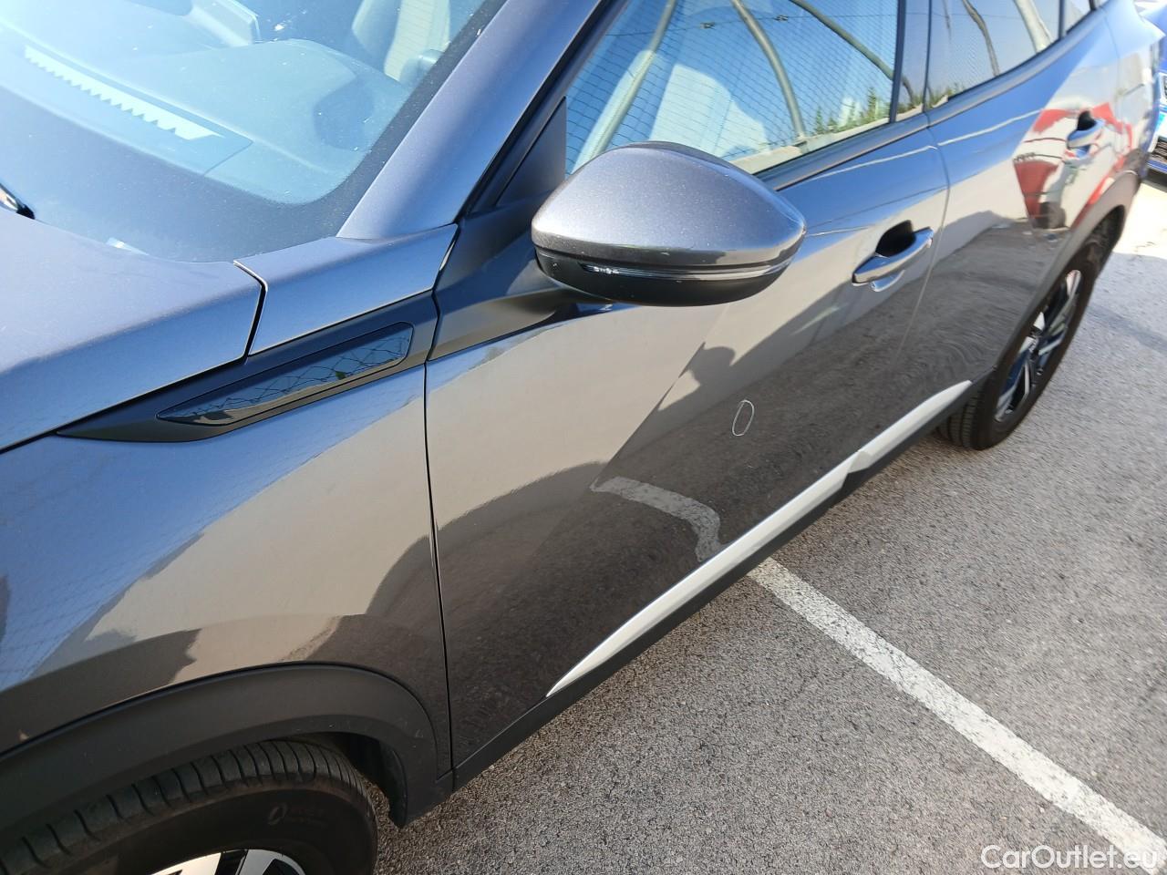  Peugeot  2008  Allure Pack 1.2 PureTech 130CV AT8 E6d #9