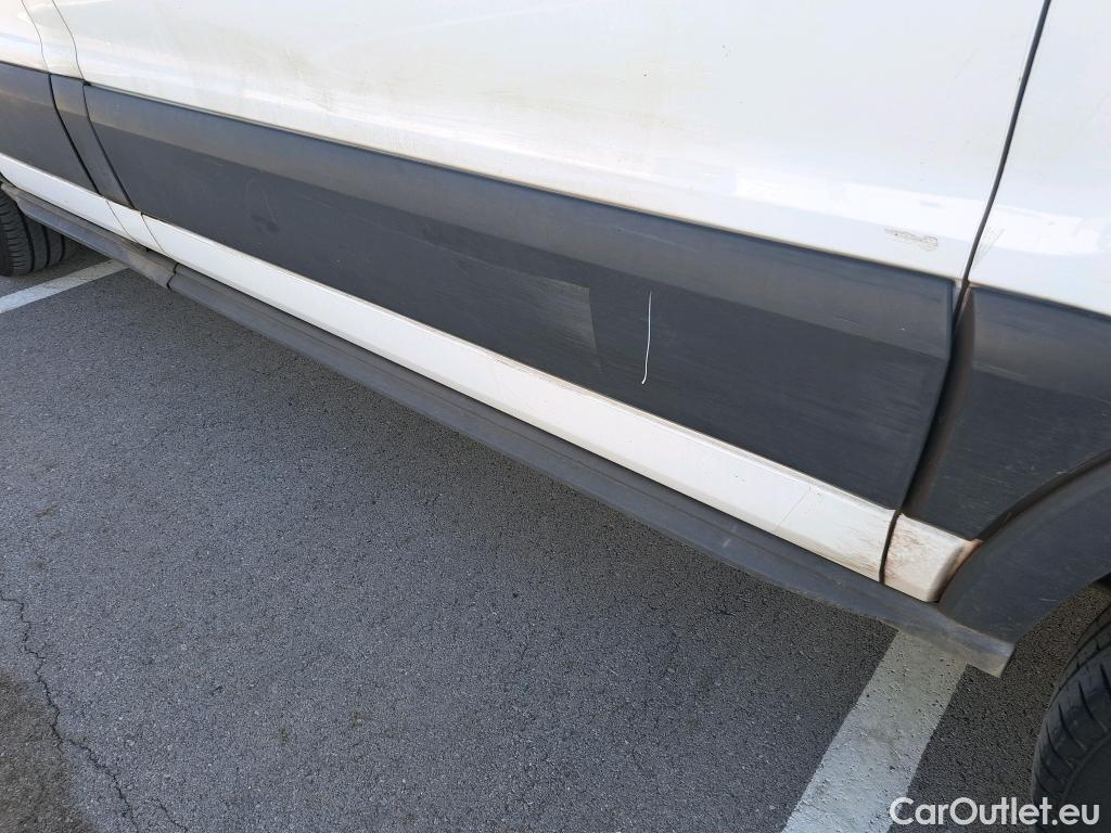  Ford  Transit FORD  VU 4p 6G combi 330 96kW L2H2 Mixta Trend Delantera #47