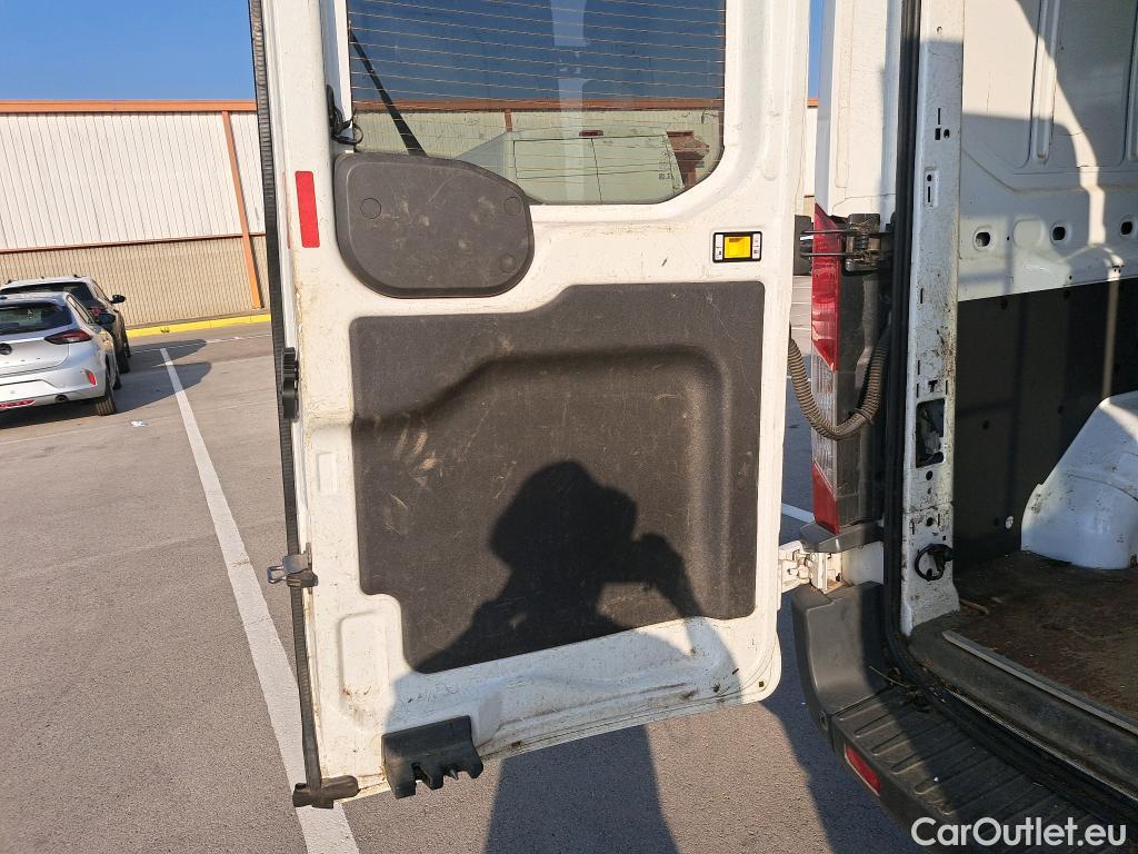  Ford  Transit FORD  VU 4p 6G combi 330 96kW L2H2 Mixta Trend Delantera #61