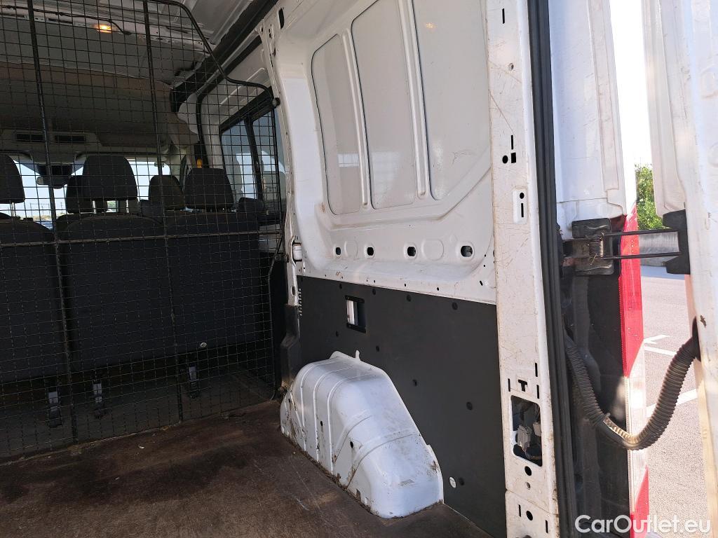  Ford  Transit FORD  VU 4p 6G combi 330 96kW L2H2 Mixta Trend Delantera #60