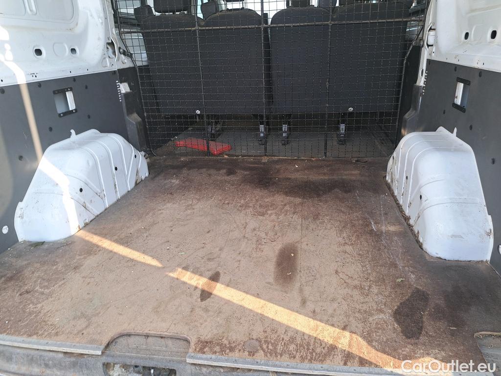  Ford  Transit FORD  VU 4p 6G combi 330 96kW L2H2 Mixta Trend Delantera #30