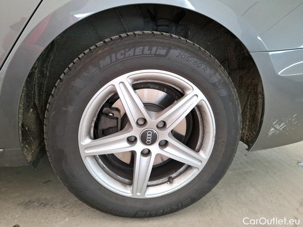  Audi  A4  Avant 30 TDI Business Line 2.0 TDI 135CV BVA7 E6d #19