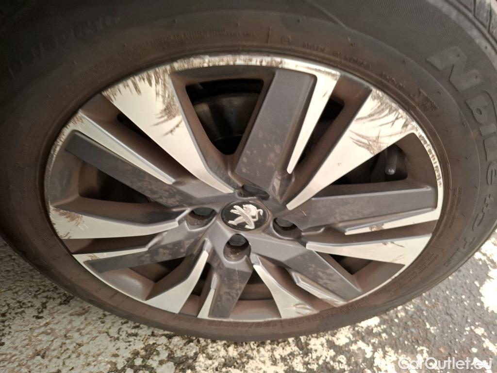  Peugeot  2008  Allure 1.2 PureTech 110CV BVA6 E6dT #19
