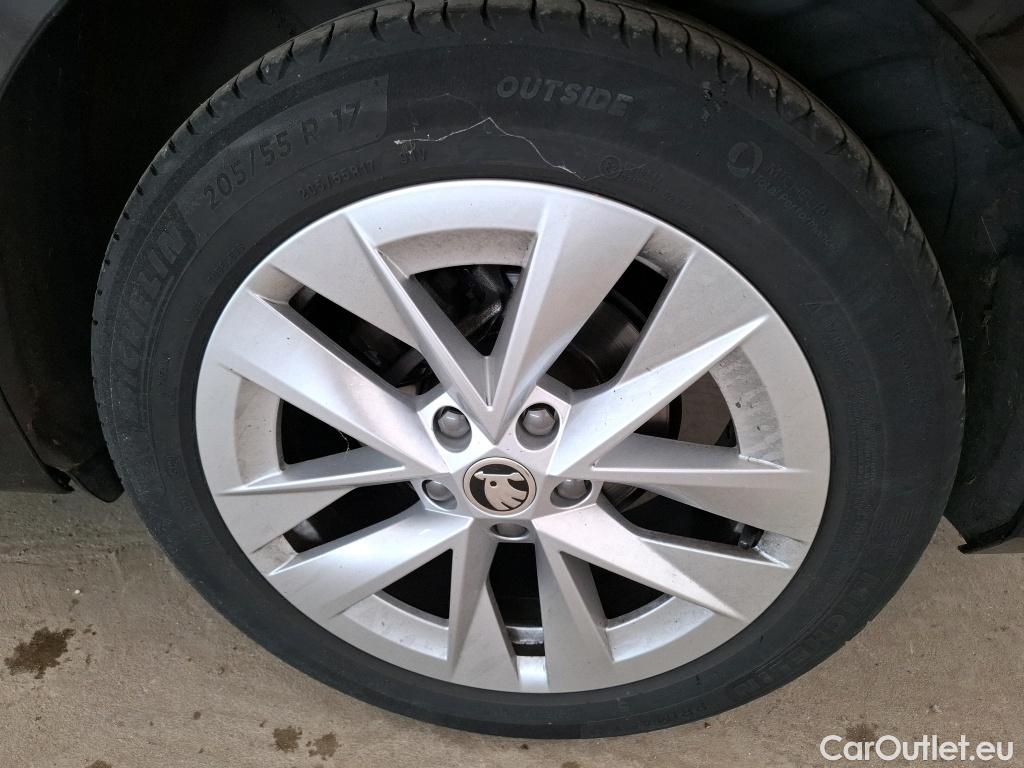  Skoda  Octavia  Lim. Style 2.0 TDI 150CV BVA7 E6d #25