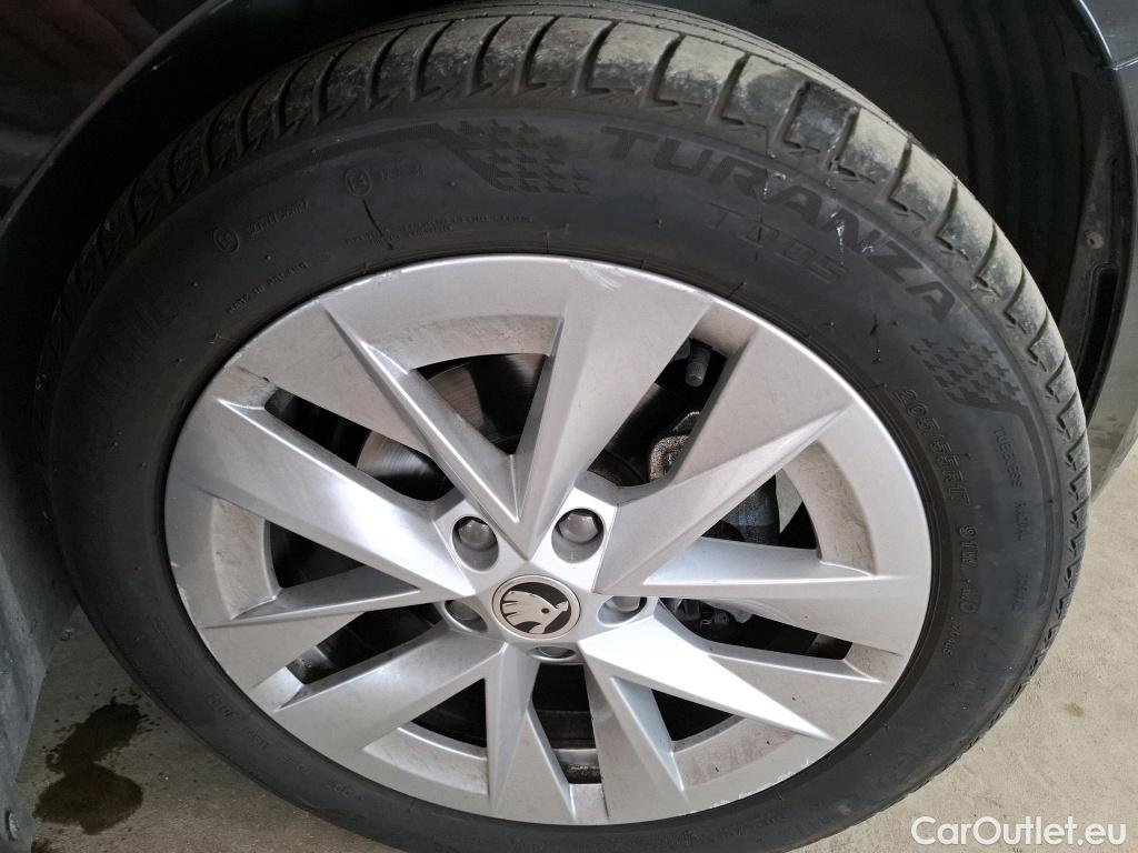  Skoda  Octavia  Lim. Style 2.0 TDI 150CV BVA7 E6d #7