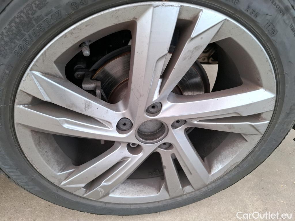  Volkswagen  Golf  VIII Berline R-Line 1st 2.0 TDI 150CV BVA7 E6d #16