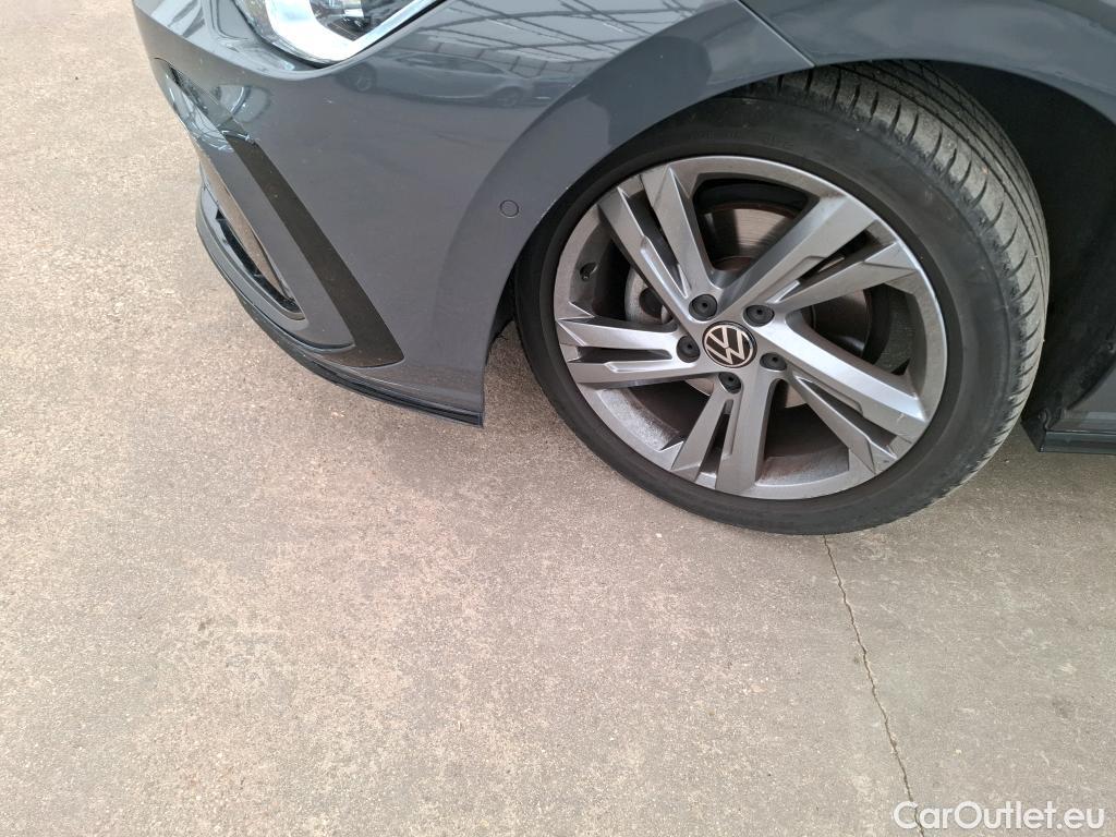  Volkswagen  Golf  VIII Berline R-Line 1st 2.0 TDI 150CV BVA7 E6d #20