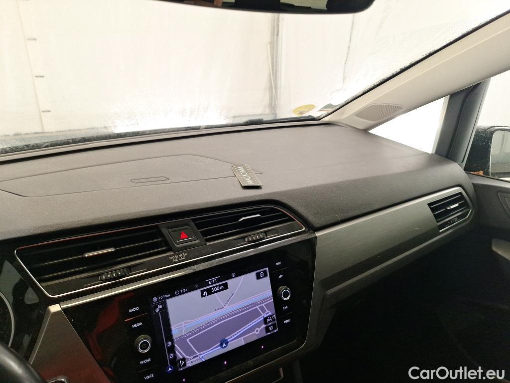  Volkswagen  Touran  Lounge Business BMT/Start-Stopp 2.0 TDI 150CV BVA7 E6d #8