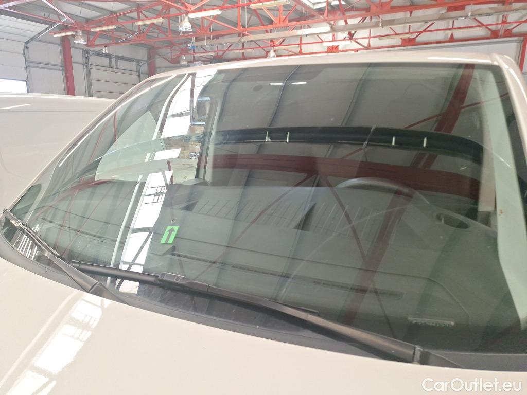  Volkswagen  Transporter KR 2.0 TDI 81KW #1