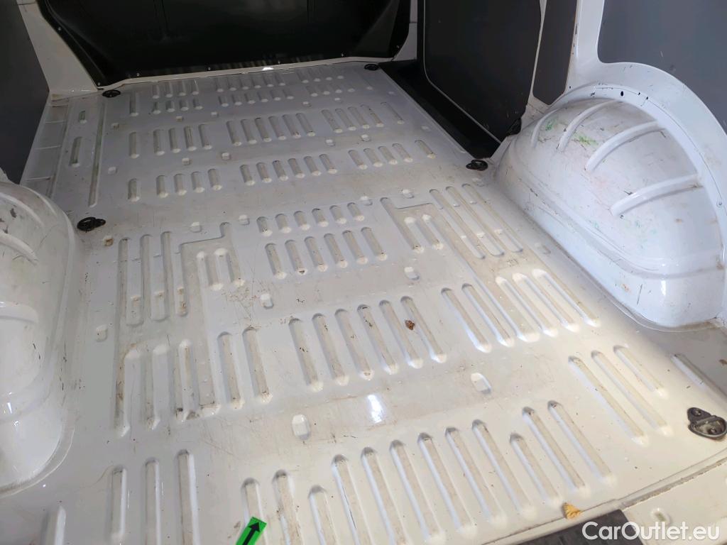  Volkswagen  Transporter KR 2.0 TDI 81KW #38