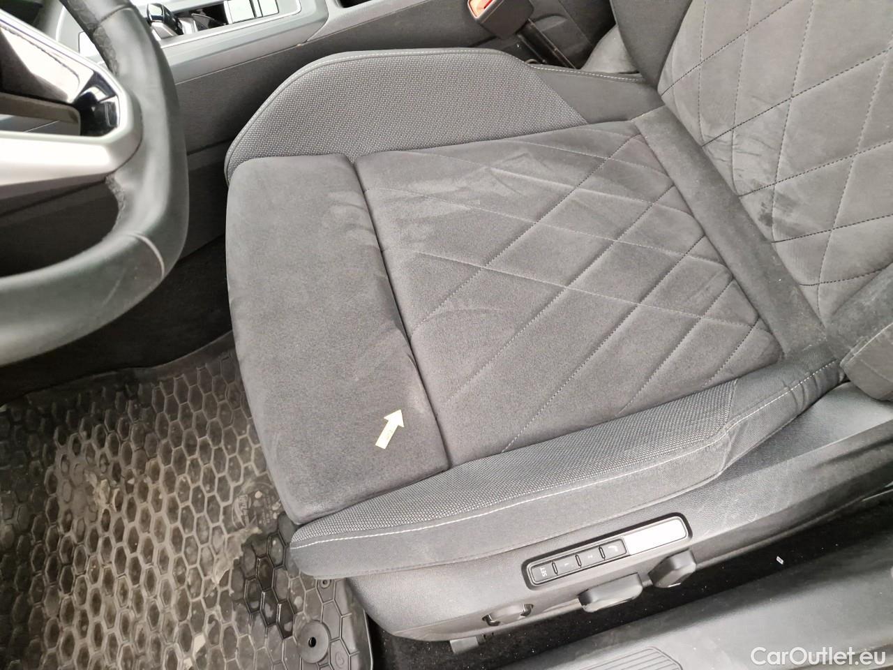  Volkswagen  Golf  2.0 TDI 150CP STYLE DSG #39