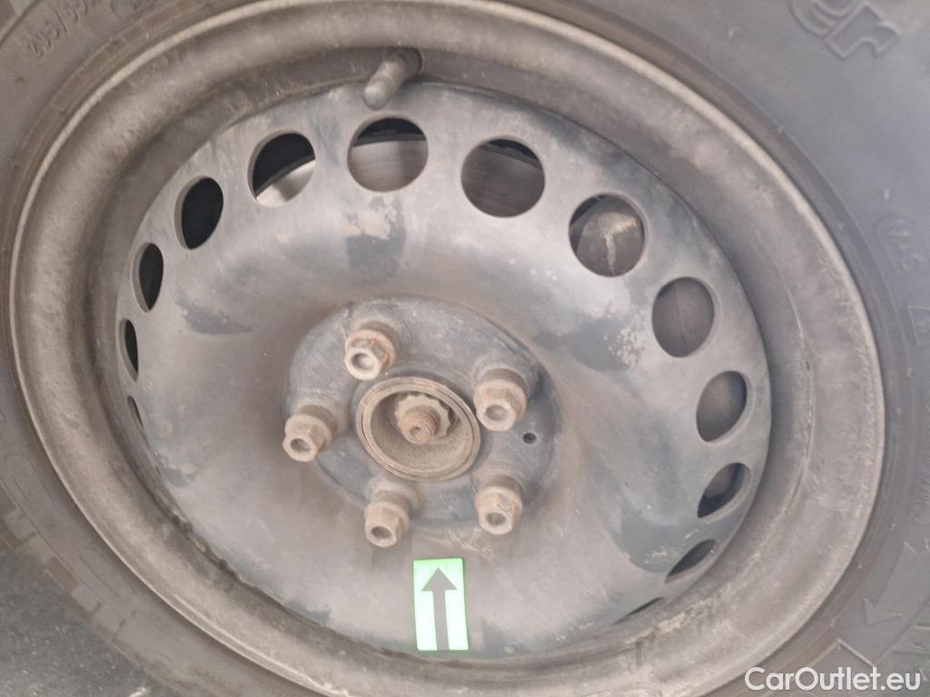  Volkswagen  Transporter KR 2.0 TDI 81KW #10