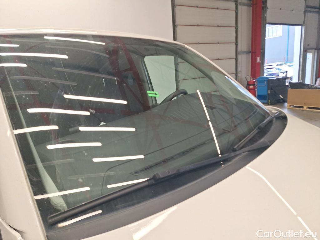  Volkswagen  Transporter KR 2.0 TDI 81KW #1