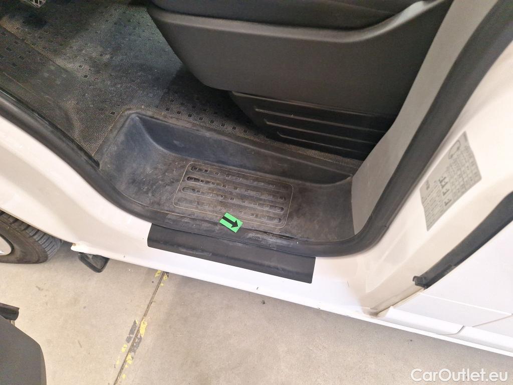  Volkswagen  Transporter KR 2.0 TDI 81KW #13