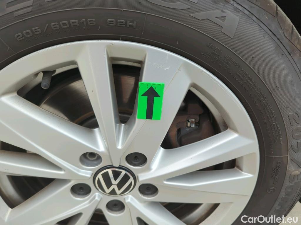  Volkswagen  Touran 1.5 TSI 150CP Highline DSG #30