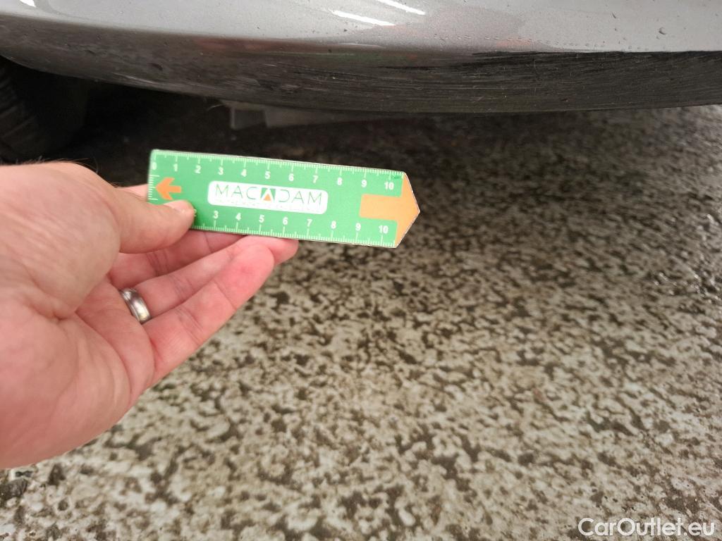  Mercedes  CLA-Klasse MERCEDES-BENZ CLA Coupe / 2019 / 4P / Coupé CLA 200 d Business Line BA8 #2