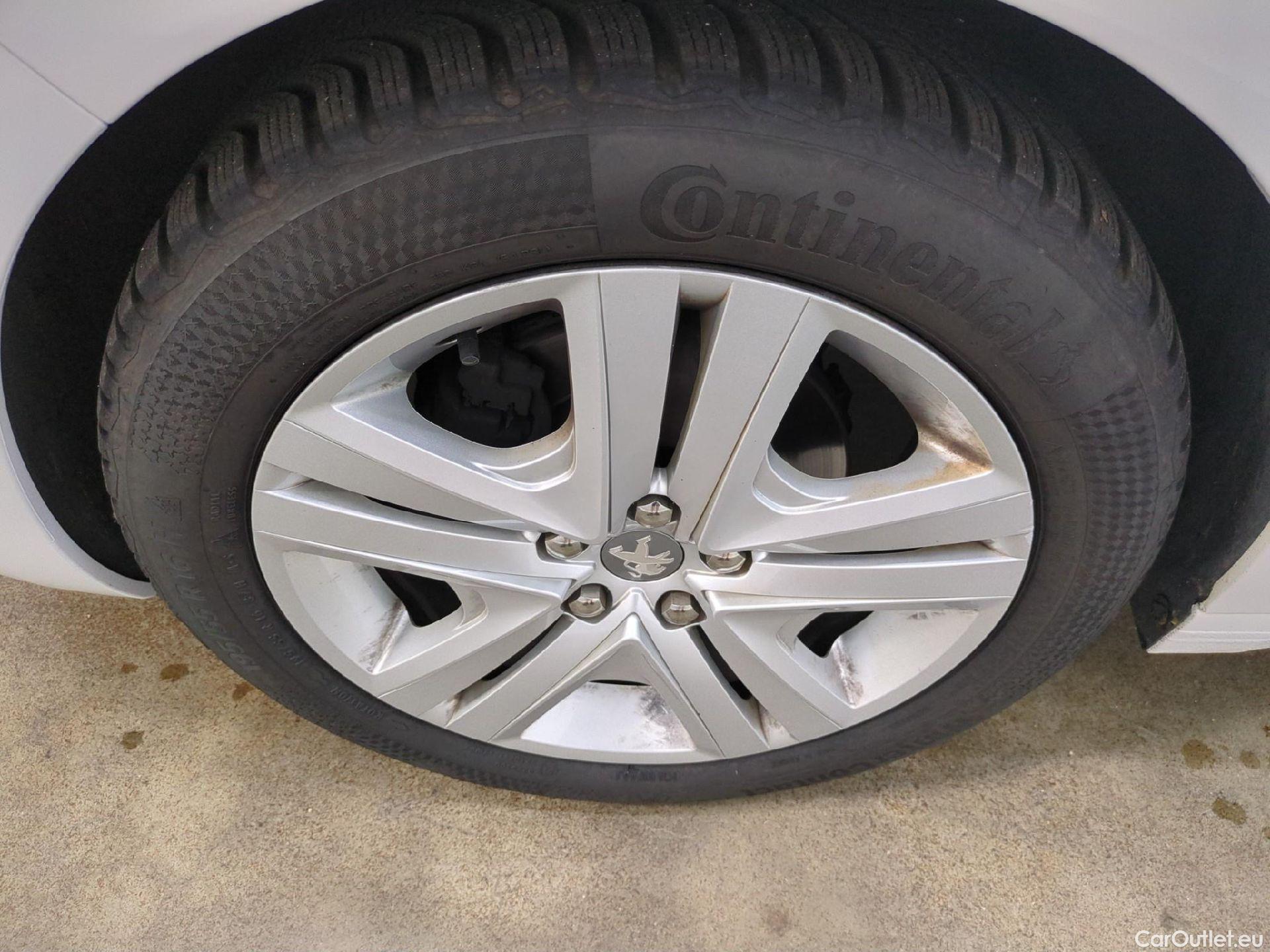  Peugeot  208  Allure Business 1.2 PureTech 110CV BVM5 E6 / VH SUR PARC #3